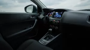 Jak włączyć automatyczne zamykanie drzwi Toyota